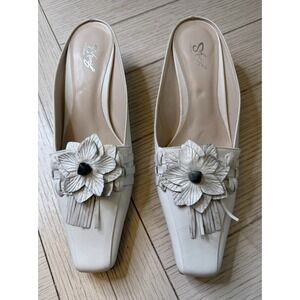 Sharif Studio White Leather 2" Kitten Heel Mules Slides Flower Retro Glam Sz 8 M
